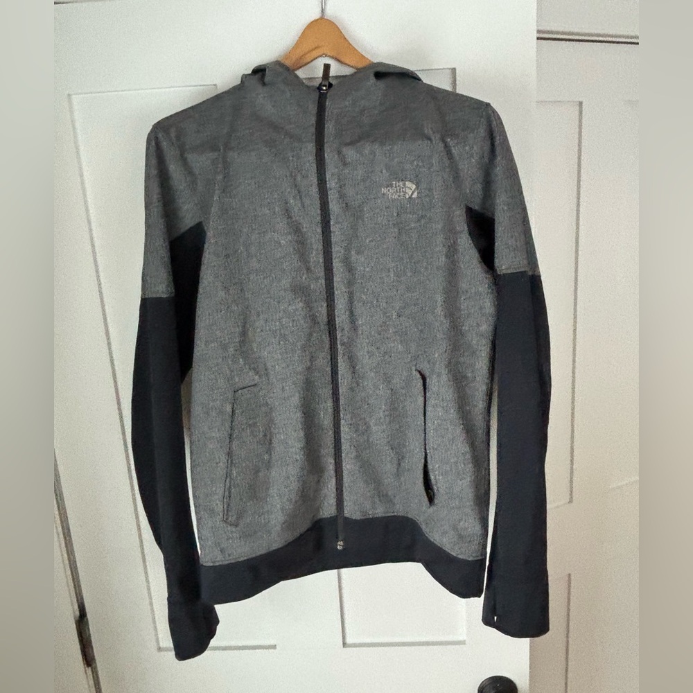 Men’s North Face lightweight jacket size S